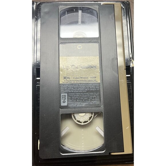 Barbra Streisand Up The Sand Box VHS Hard Clam Shell 1972 - Picture 5 of 6